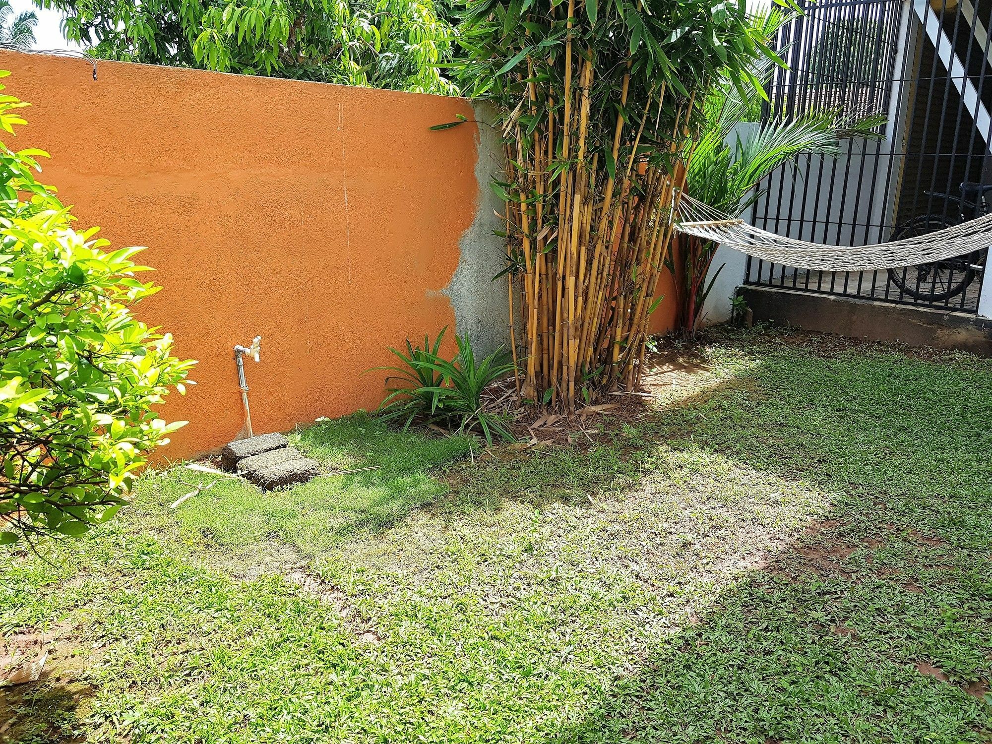 Yoyo Airport Hostel Negombo Bagian luar foto