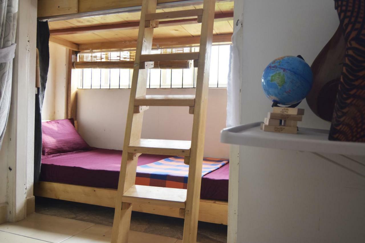 Yoyo Airport Hostel Negombo Bagian luar foto